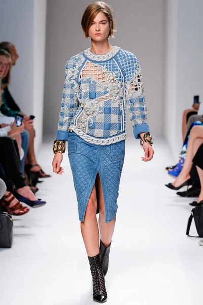 Look 28